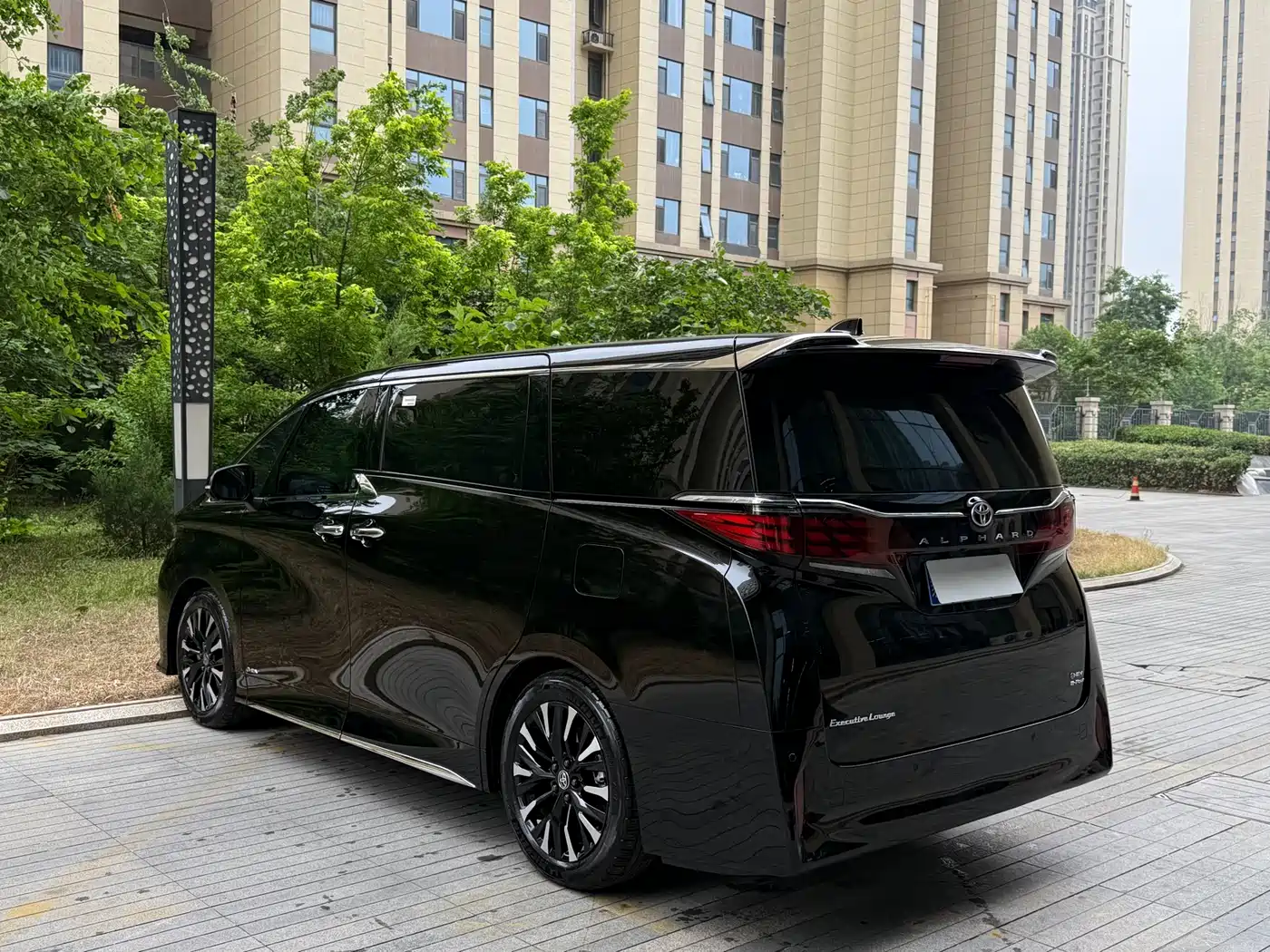 Toyota Alphard 2024 Hybrid 2.5L Prestige Edition фото 5