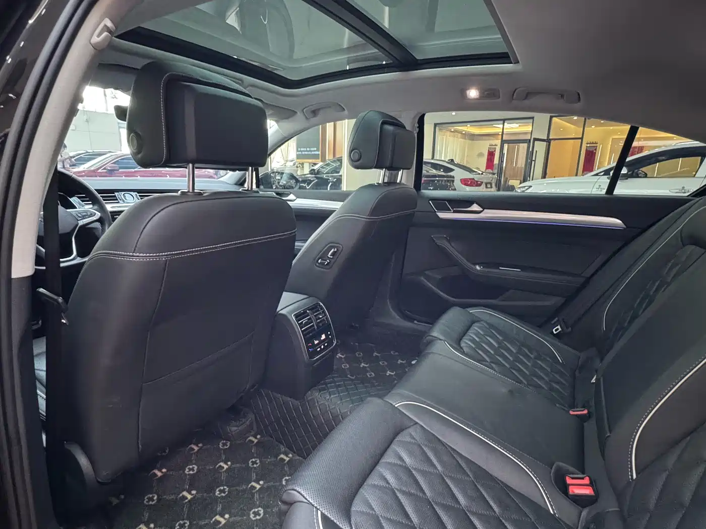 Volkswagen Magotan GTE Plug-in Hybrid 2022 GTE Luxury фото 15