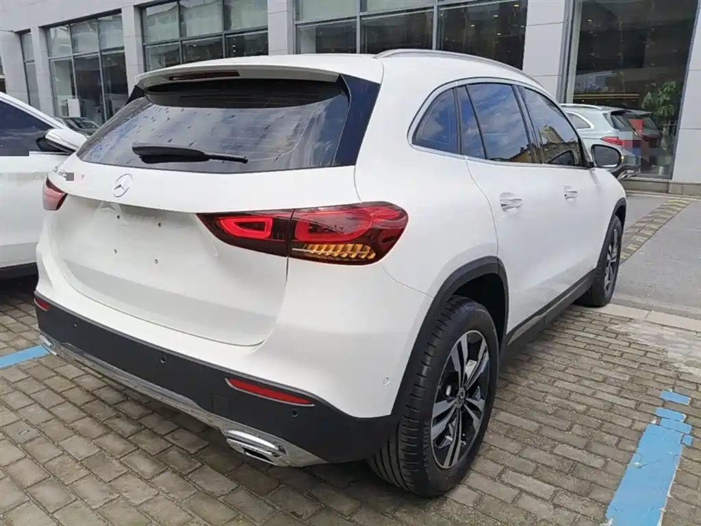Mercedes-Benz GLA 2023 GLA 220 фото 7
