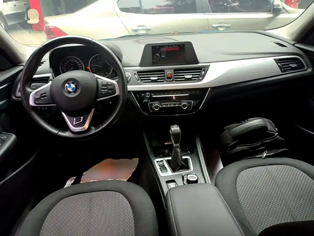 BMW 1 Series 2017 118i Fashion фото 10