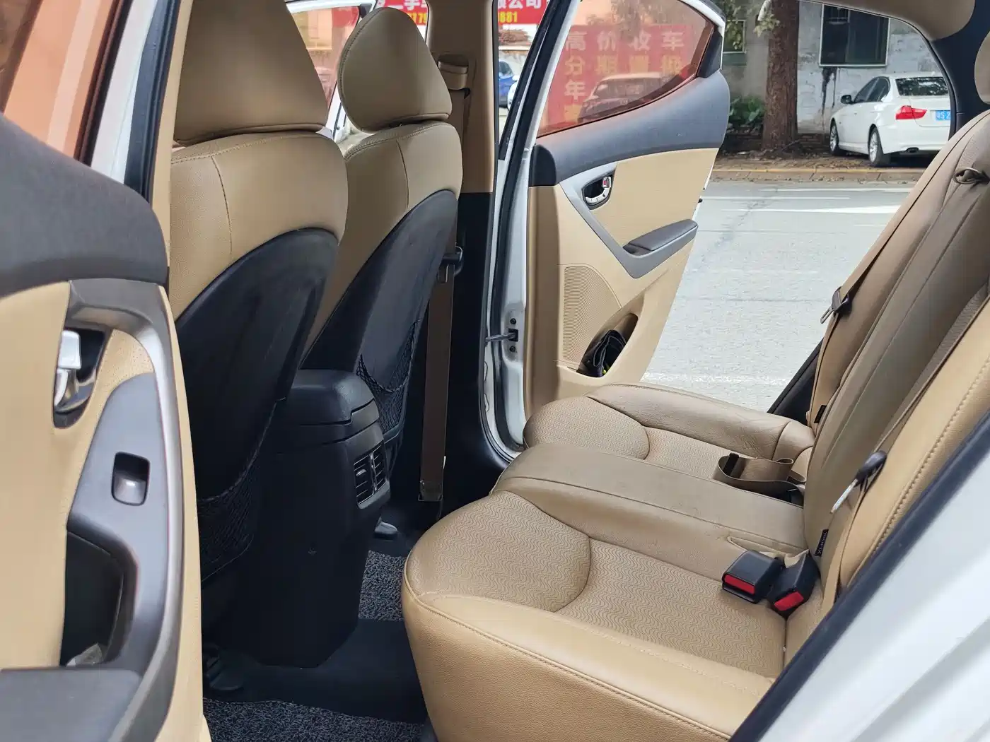 Hyundai Langdong 2013 1.6L Automatic Premium фото 5