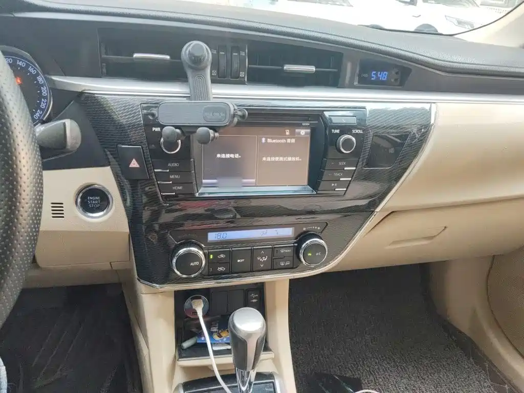 Фото 6 - Toyota Corolla