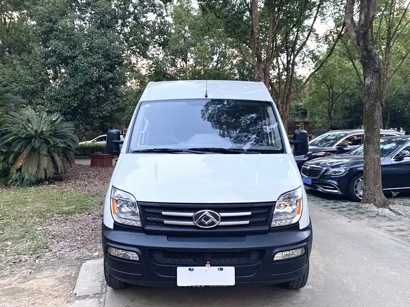 SAIC Maxus Xintu V80 2019 Model 2.5T Classic 6-speed manual Aoyuntong short wheelbase ultra-low roof 5/6-seater фото 2