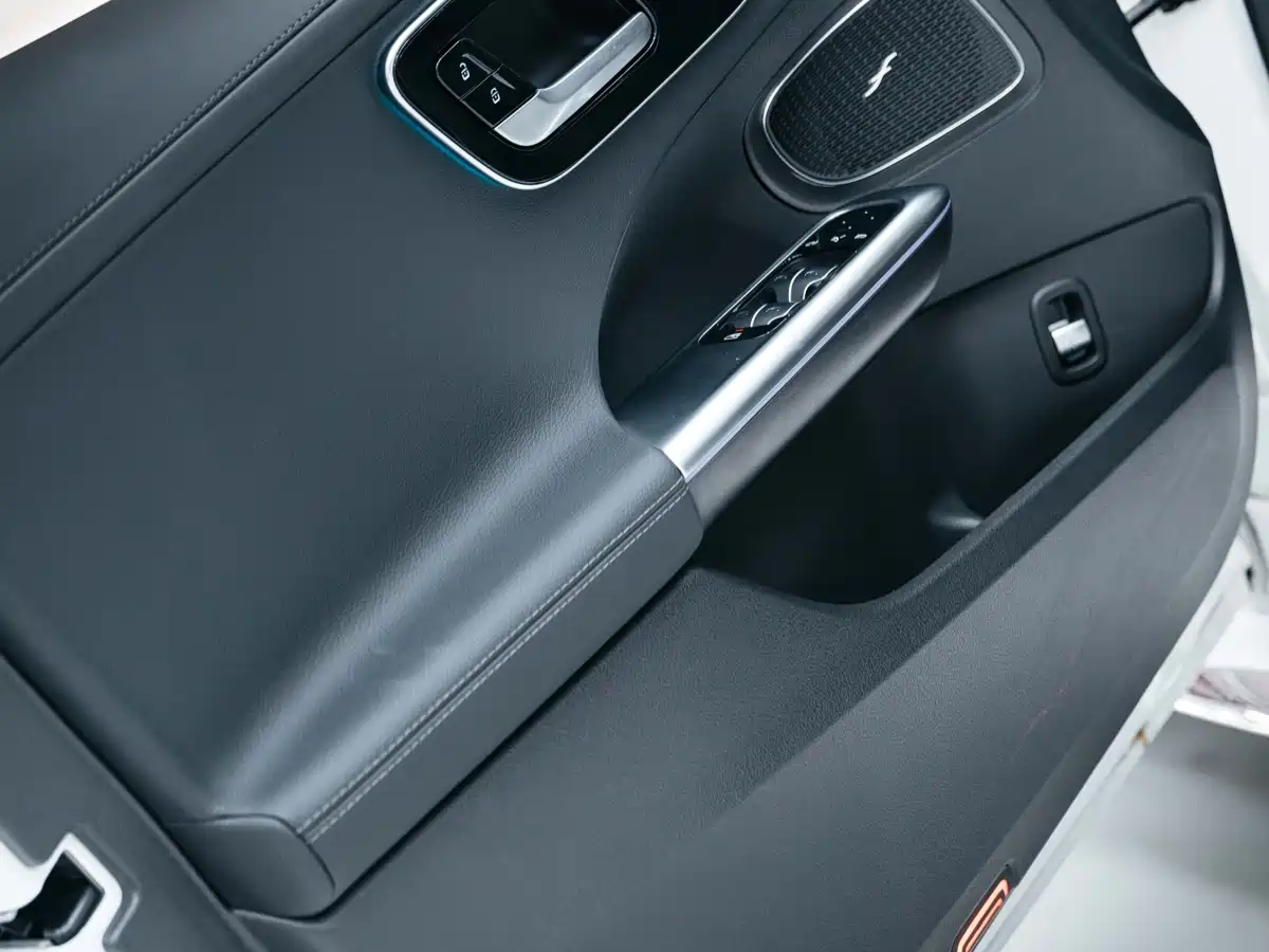 Mercedes-Benz C-Class 2025 C 260 L Sport Edition фото 15