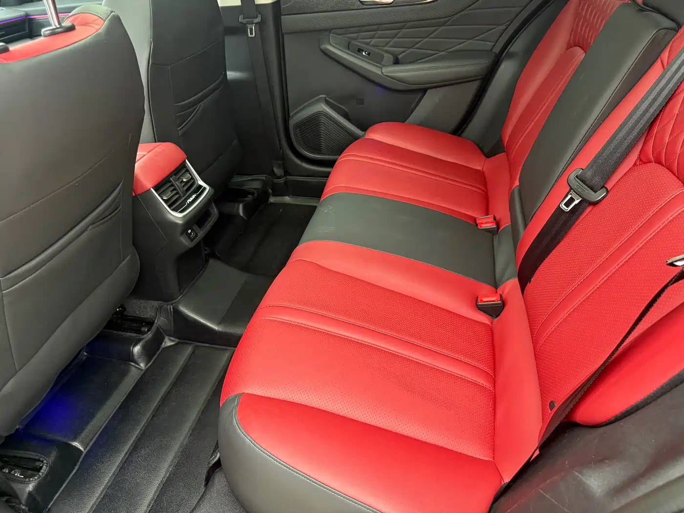 Dongfeng Aeolus Yixuan MAX 2021 2021 1.5T Trendy Dad Edition