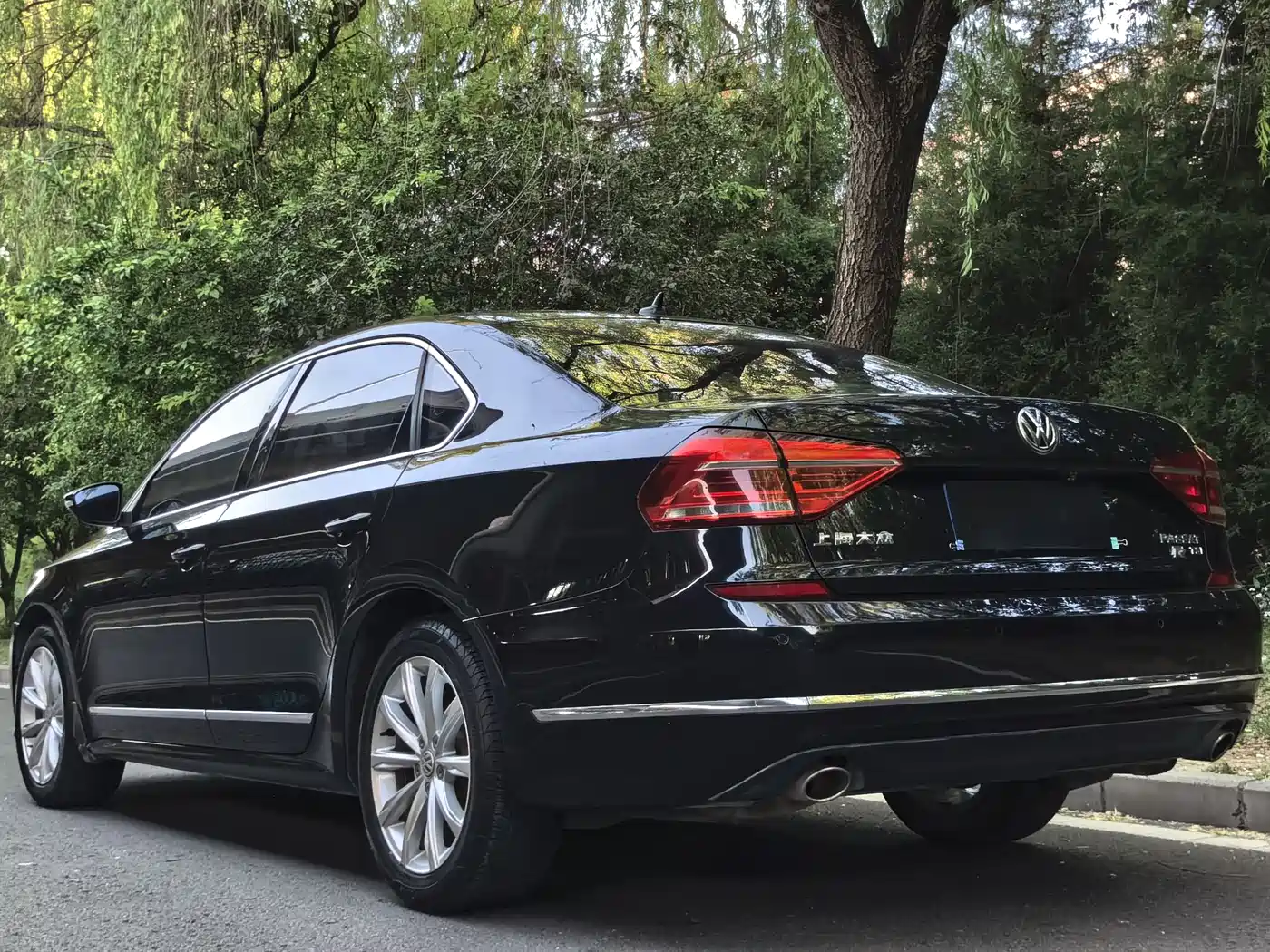 Volkswagen Passat 2017 330TSI DSG Prestige фото 10