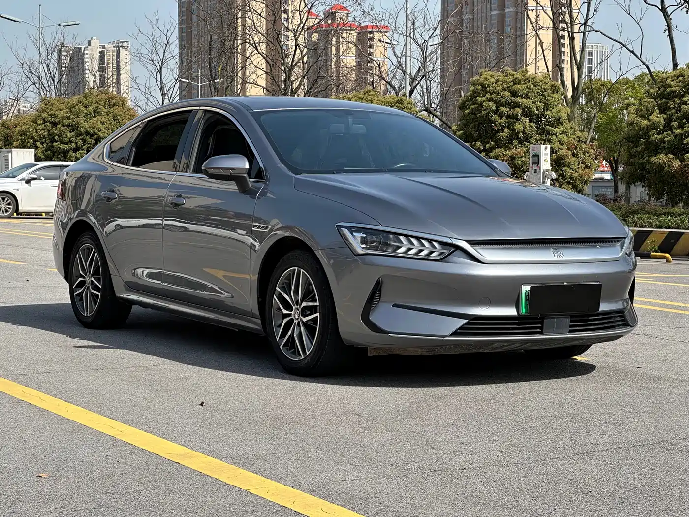 BYD Qin PLUS 2021 EV 400KM Luxury Model фото 3