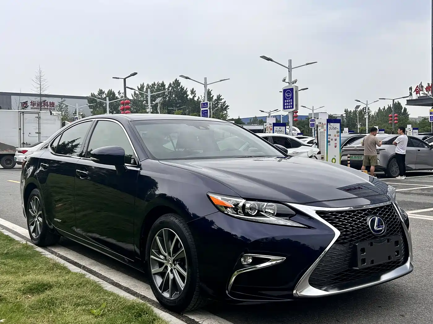 Lexus ES 2015 300h Comfort Edition фото 3