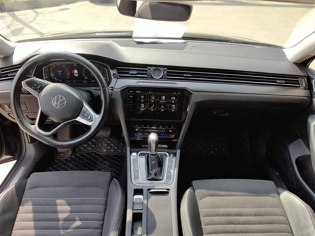Volkswagen Magotan 2020 330TSI DSG Luxury фото 9