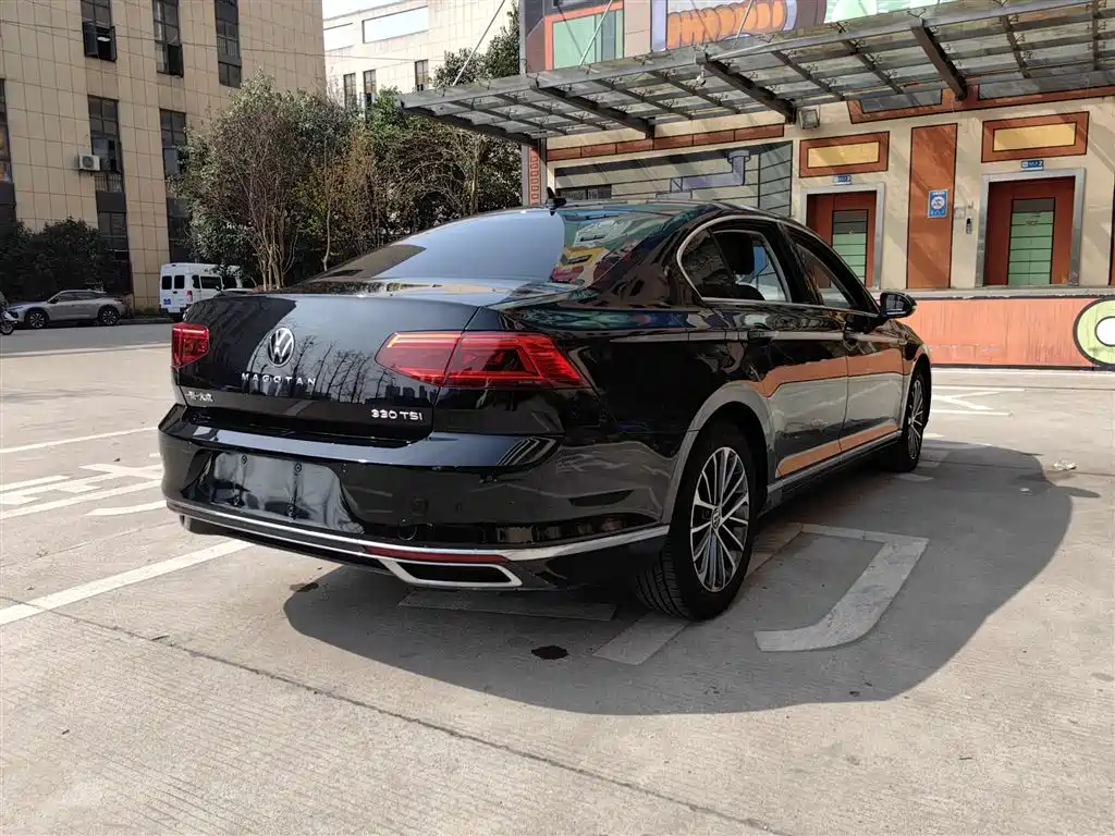 Volkswagen Magotan 2020 330TSI DSG Luxury фото 18
