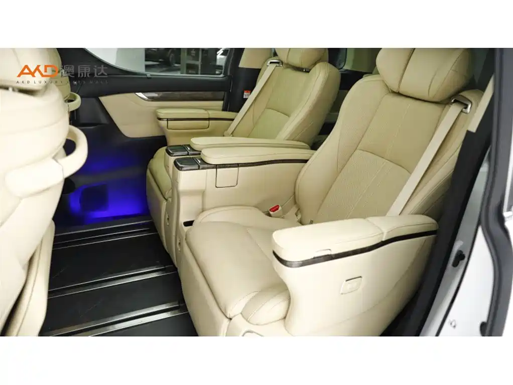 Toyota Vellfire 2021 Crown Hybrid 2.5L HV Premium Edition фото 7
