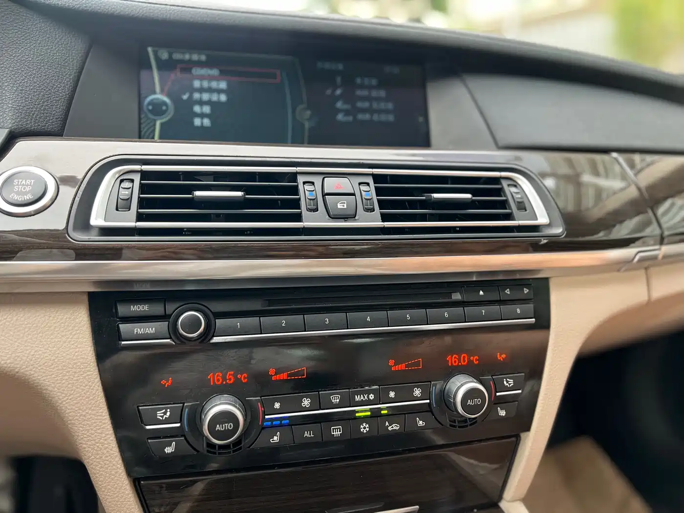 BMW 7 Series 2010 4.4T Hybrid фото 28