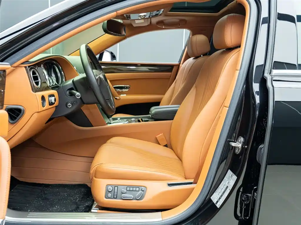 Bentley Flying Spur 2017 4.0T V8 Standard Edition фото 9