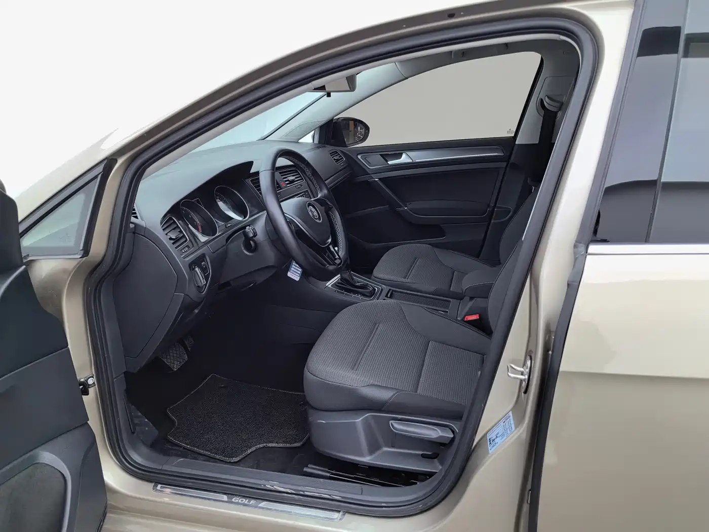 Volkswagen Golf 2016 230TSI Automatic Comfort фото 12