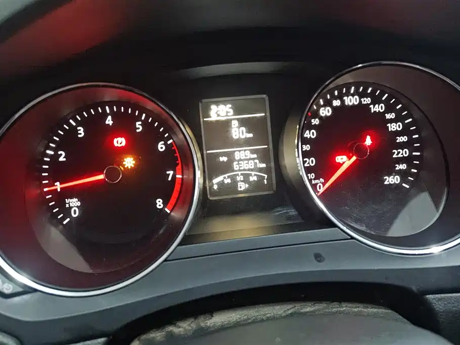 Volkswagen Sagitar 2018 1.6L Manual Fashion фото 14