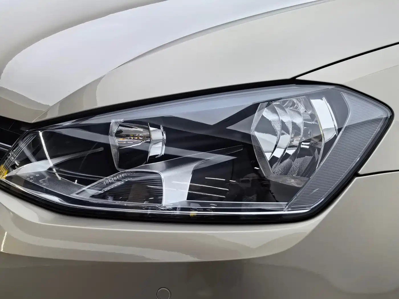 Volkswagen Golf 2016 230TSI Automatic Comfort фото 8