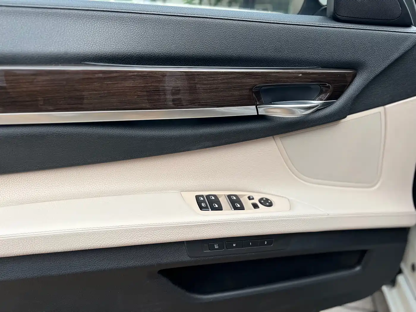 BMW 7 Series 2010 4.4T Hybrid фото 19