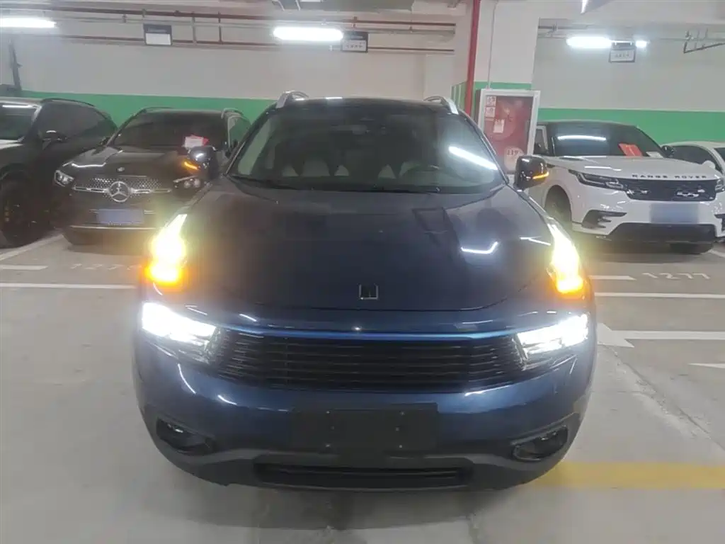 Lynk & Co 01 2017 2.0T 2WD Pro Shine Edition фото 3