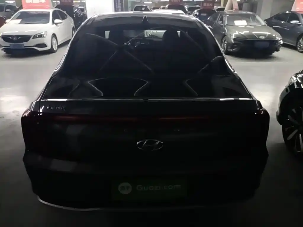 Hyundai Mistra 2021 2021 1.8L CVT GLX Elite