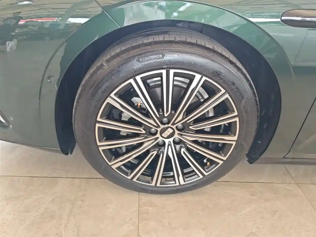 Geely Galaxy Galaxy Xingyao 8 2025 130km EM-P Starship Edition фото 23
