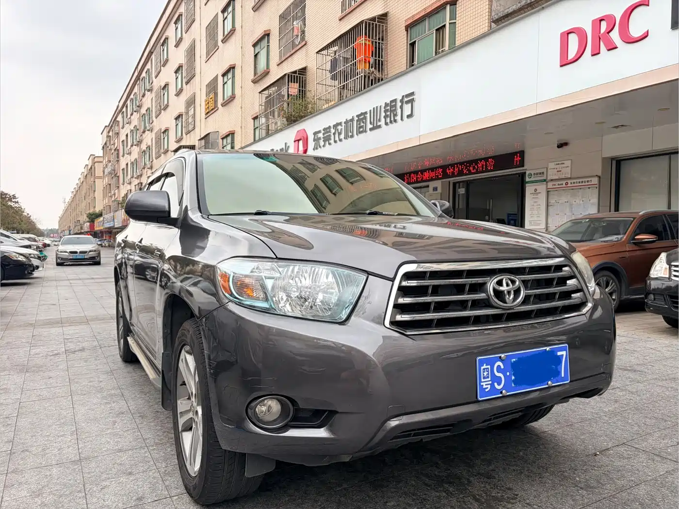 Toyota Highlander 2009 2.7L 2WD 7-seater Luxury Edition фото 3