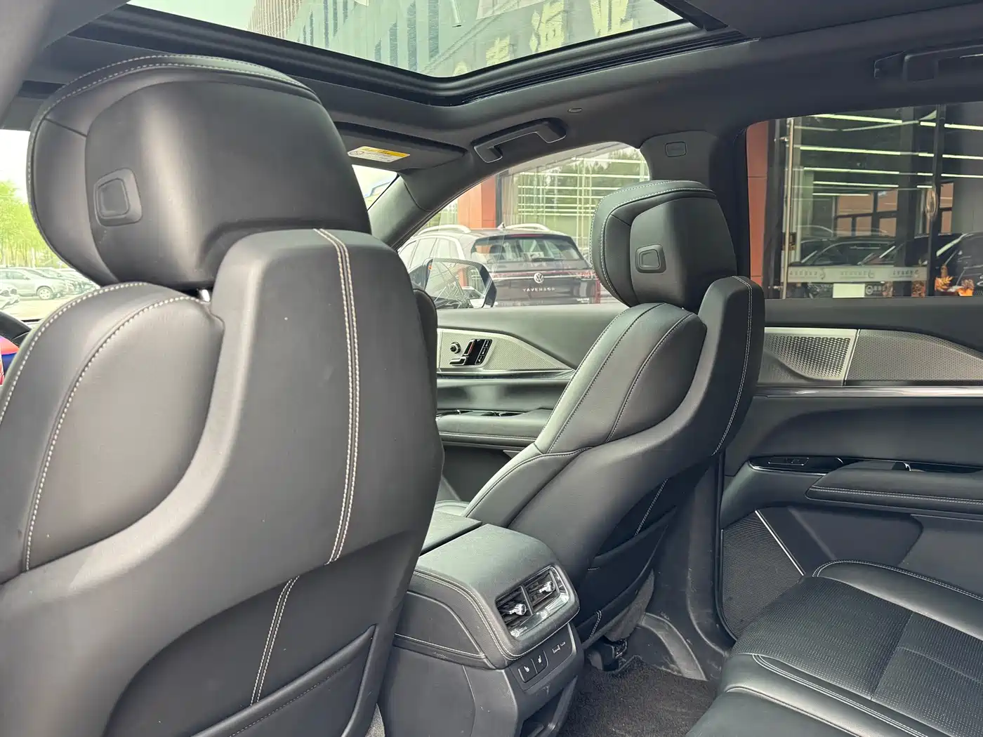 Cadillac XT5 2025 2.0T Premium Model фото 11