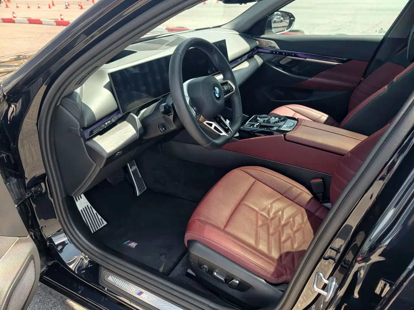 BMW 5 Series 2024 530Li Premium M Sport Package фото 4