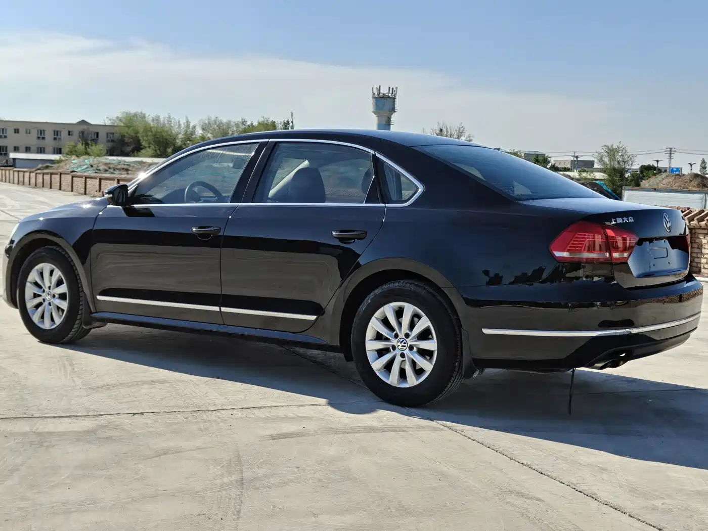Volkswagen Passat 2014 1.8TSI DSG Luxury Edition фото 7