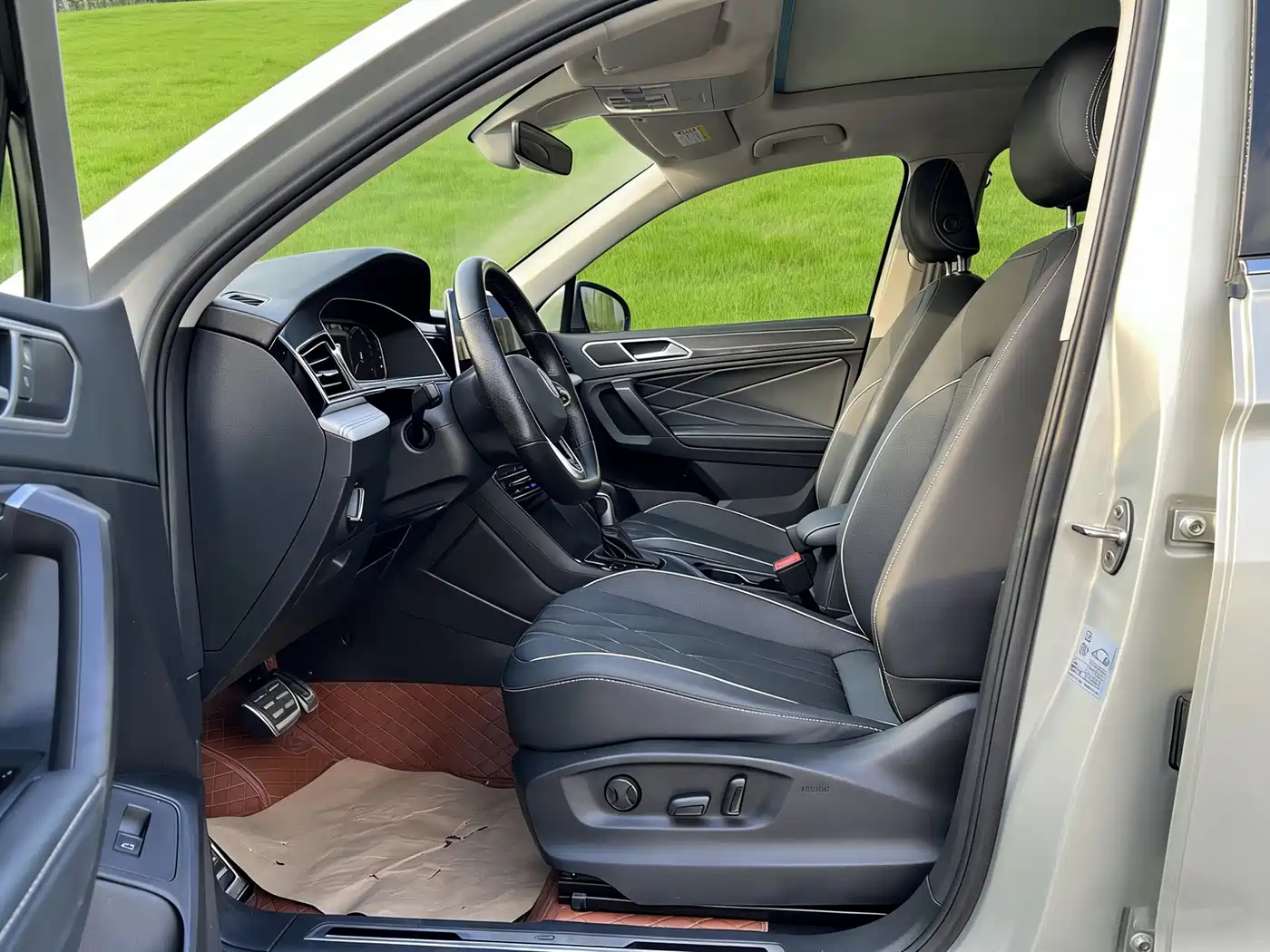 Volkswagen Tiguan L 2022 330TSI Auto 2WD R-Line Premium Edition фото 4