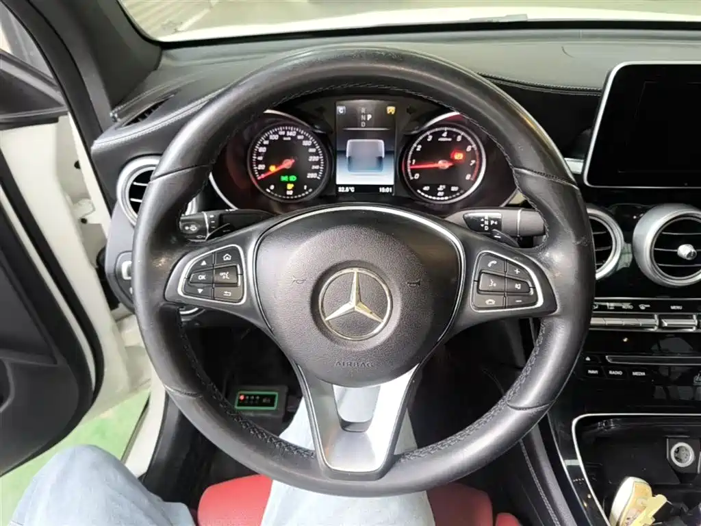 Mercedes-Benz GLC Coupe 2018 GLC 200 4MATIC Coupe SUV фото 11