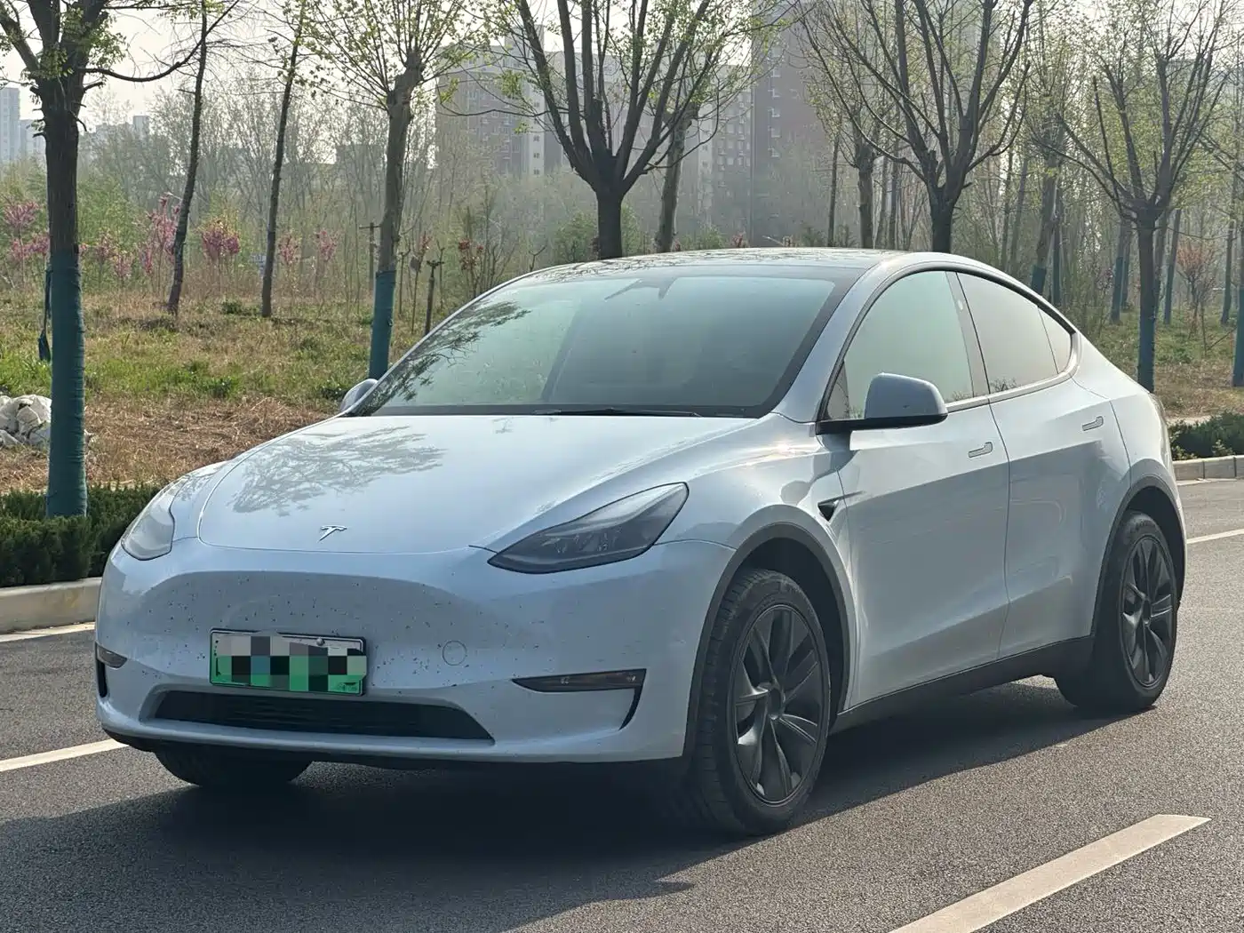 TESLA MODEL Y