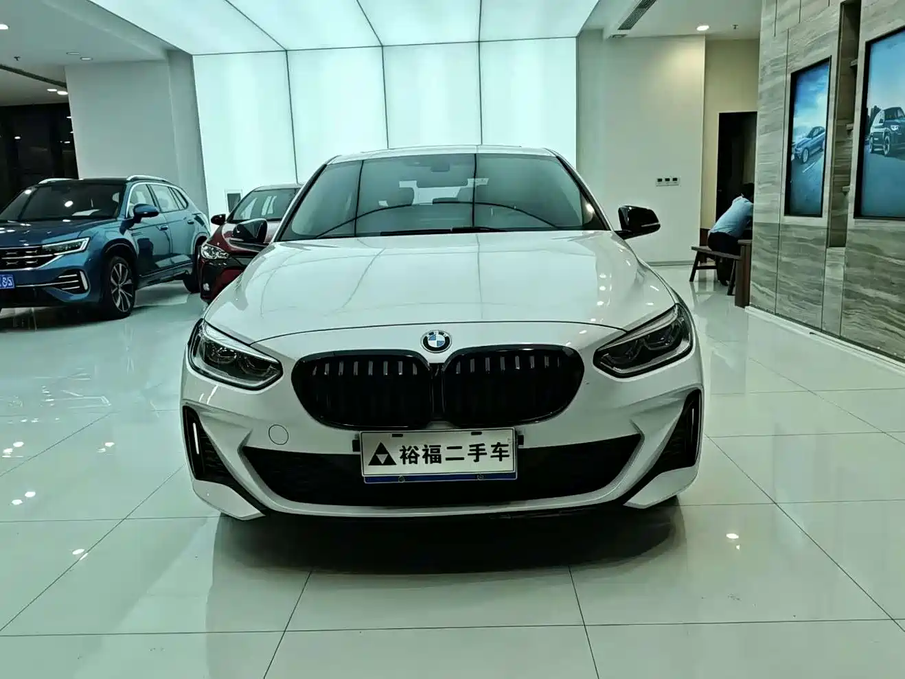 BMW 1 Series 2021 Facelift 120i M Sport Shadow Edition фото 2