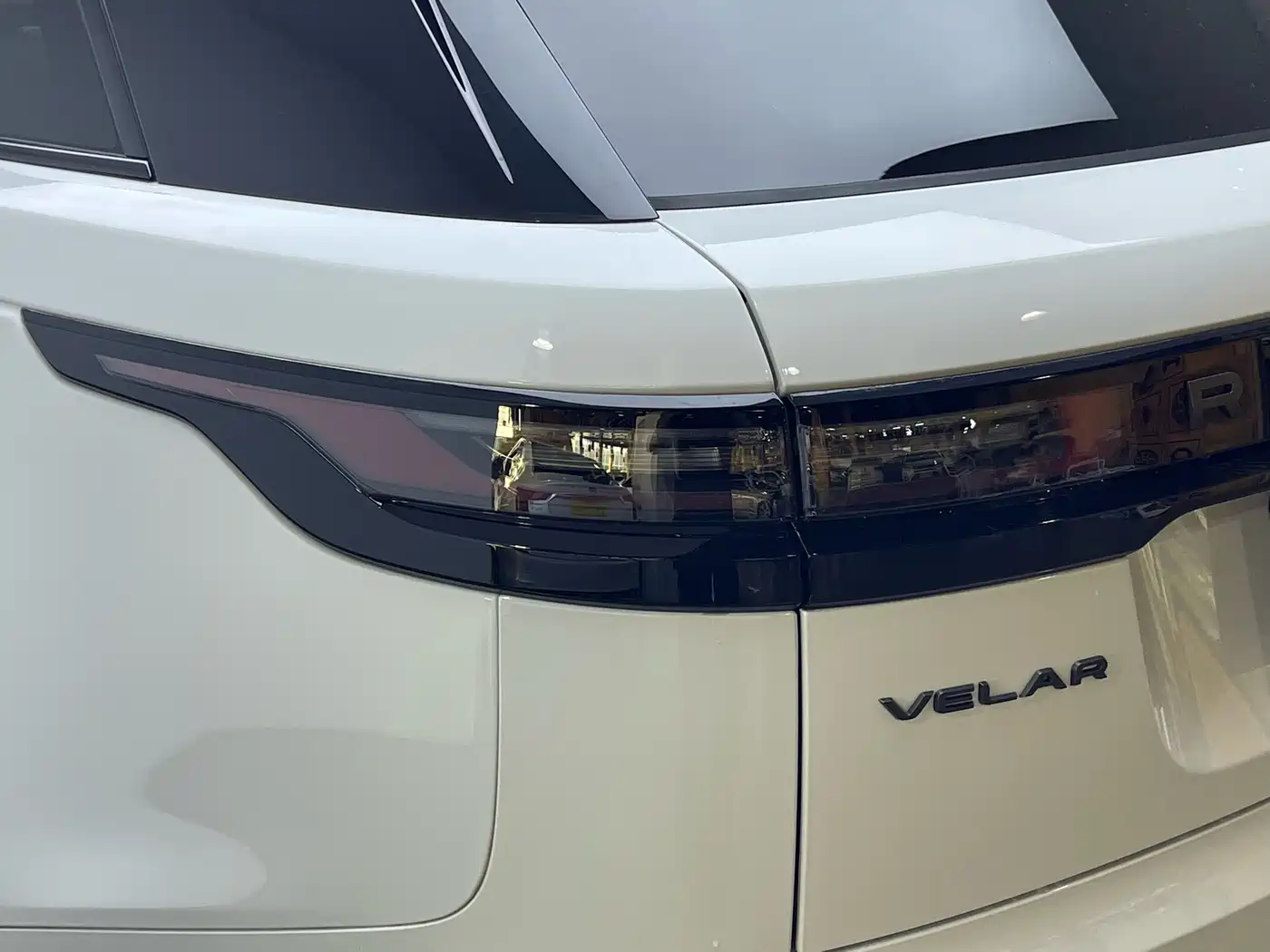 Land Rover Range Rover Velar 2024 Dynamic SE фото 9