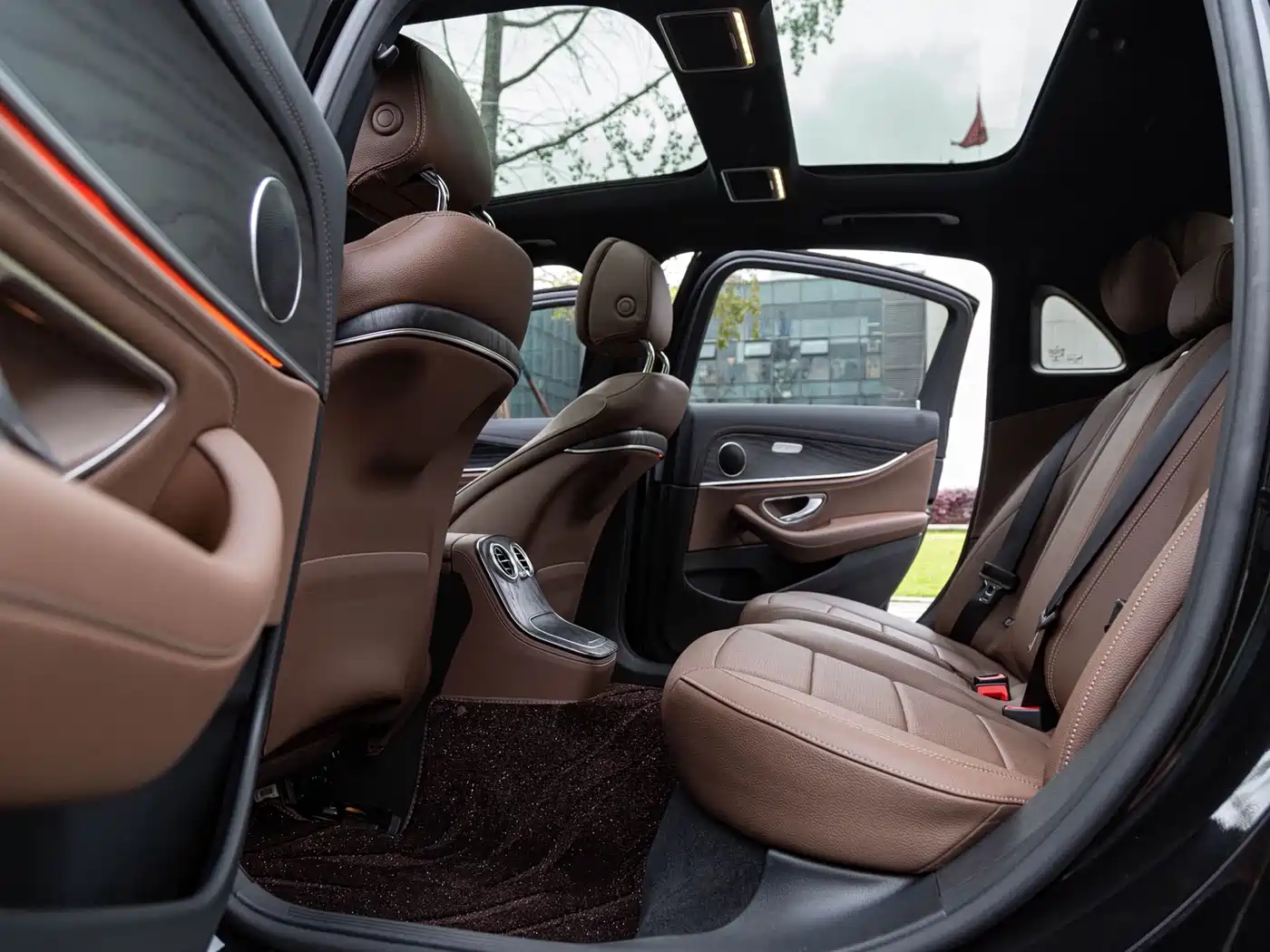 Mercedes-Benz E-Class New Energy 2023 E 350 e L Plug-in Hybrid Sport Sedan фото 5
