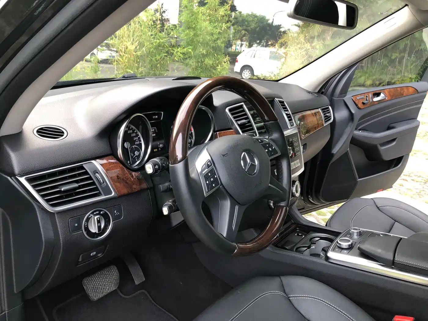 Mercedes-Benz M-Class 2014 ML 400 4MATIC Luxury фото 10