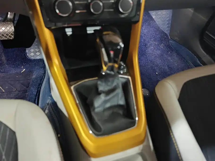 Volkswagen T-Cross 2019 1.5L Automatic Comfort Edition фото 16