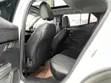 صورة 10 - Peugeot 2008
