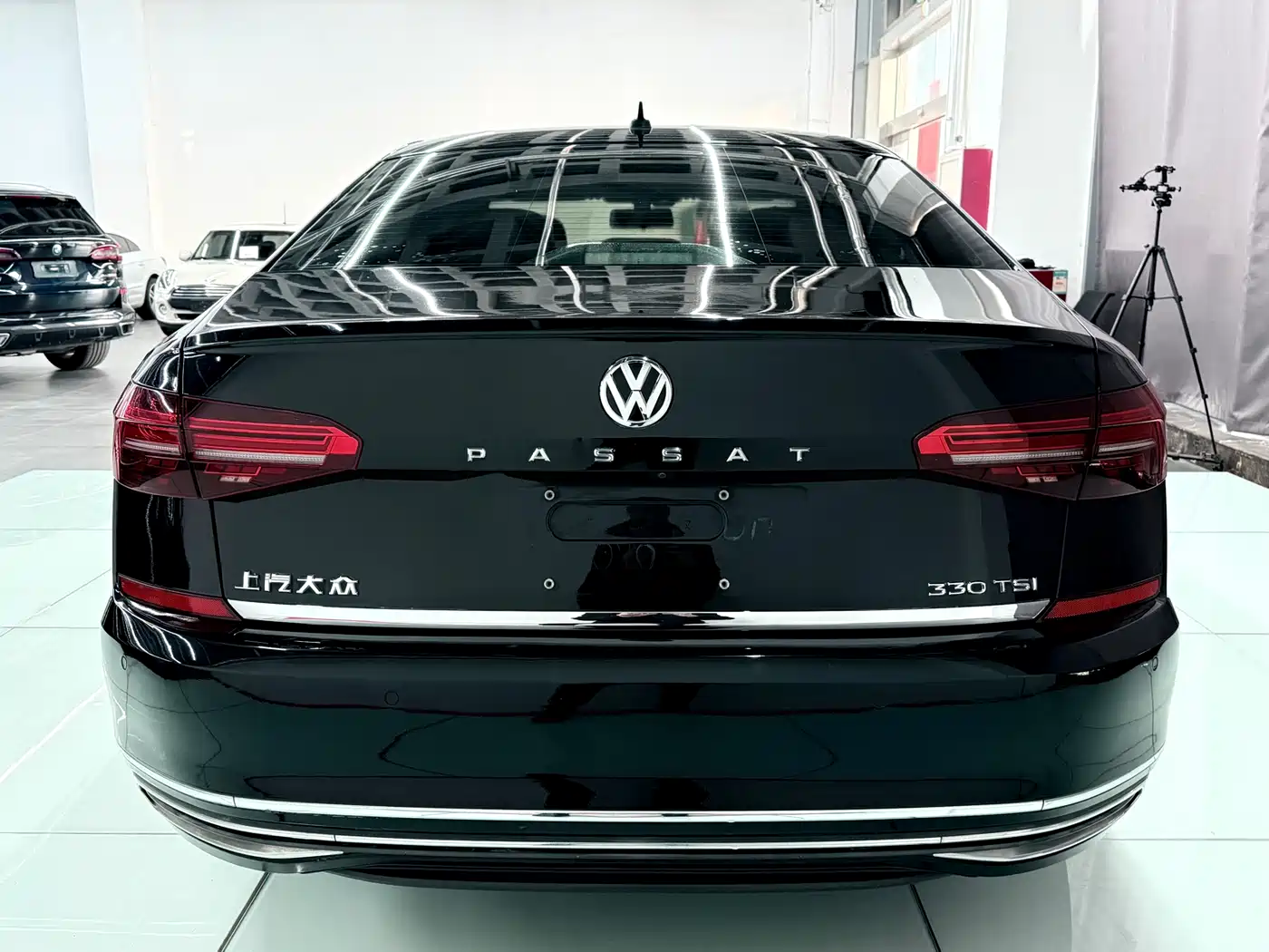 Volkswagen Passat 2020 330TSI Luxury Edition China VI фото 5