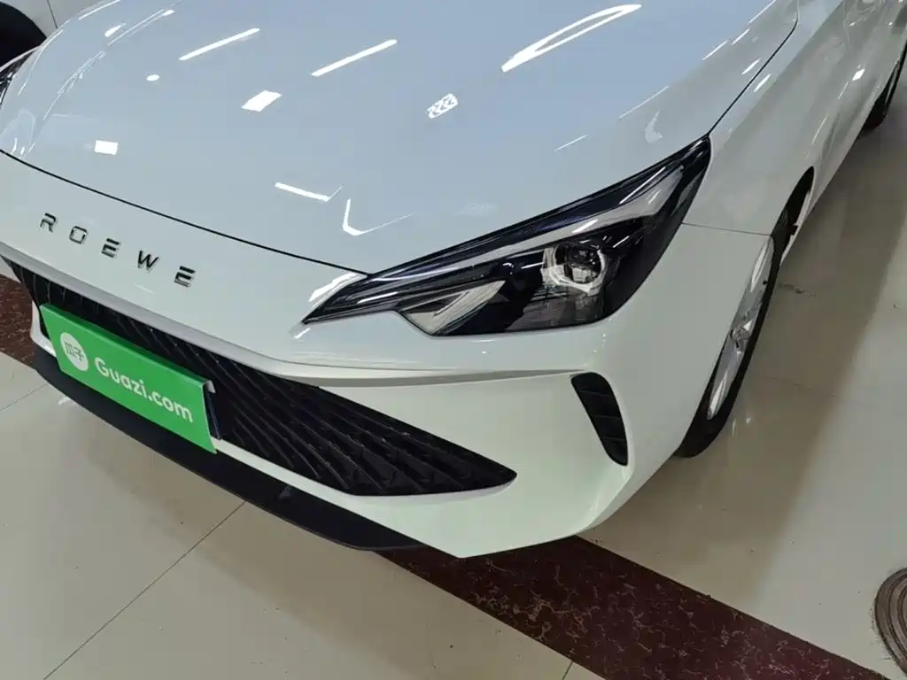Фото 24 - Roewe i5