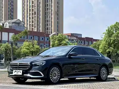 Mercedes-Benz E