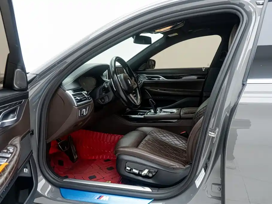 BMW 7 Series 2021 Model 730Li M Sport Package фото 16