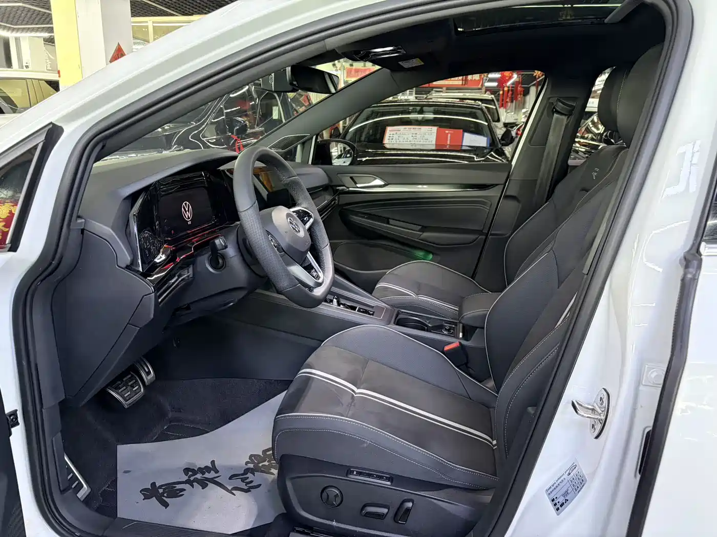 Volkswagen Golf 2021 280TSI DSG R-Line фото 8