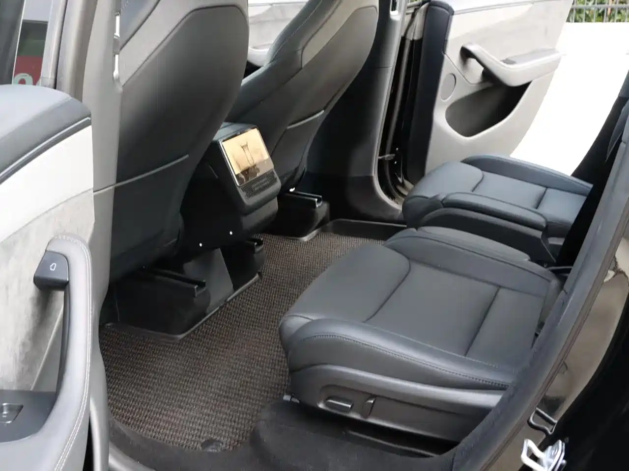 Tesla Model Y L 2026 2025 Facelift Long Range AWD