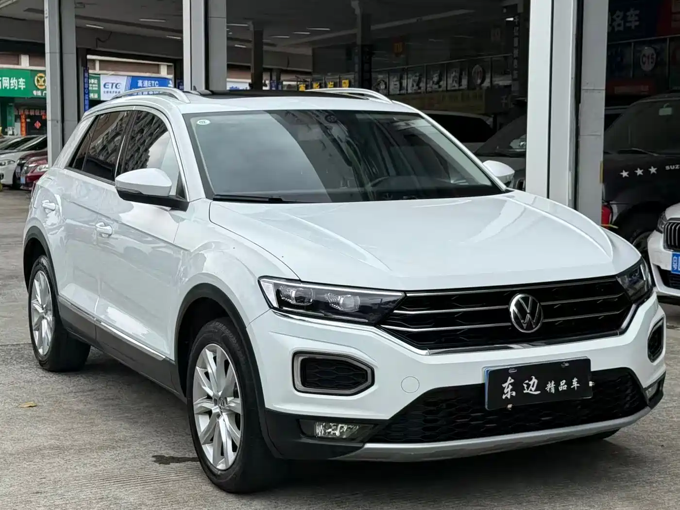 Volkswagen T-ROC 2022 280TSI DSG 2WD Elite PLUS фото 3