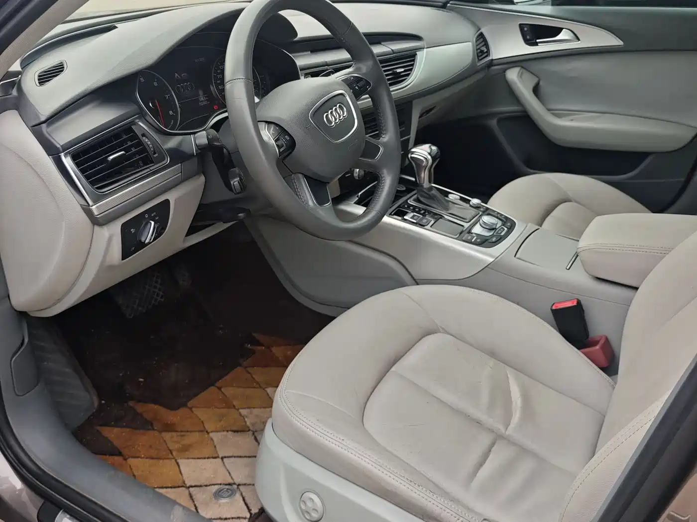Audi A6L 2012 TFSI Standard фото 4