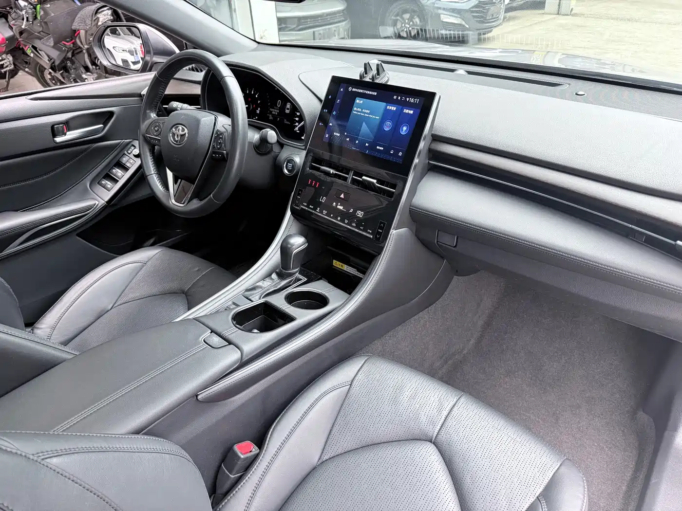 Toyota Avalon 2023 2.0L Luxury Edition фото 7