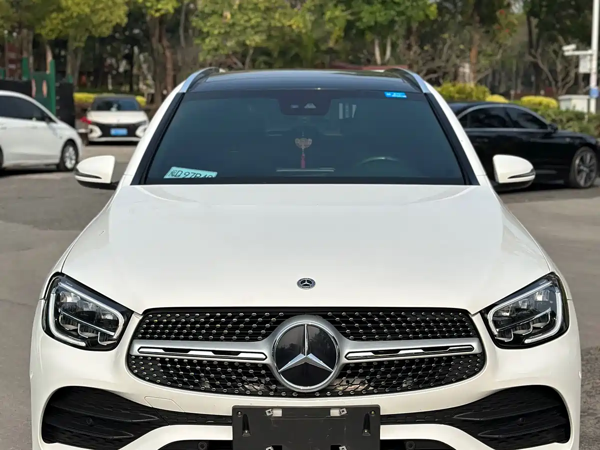 MERCEDES-BENZ GLC