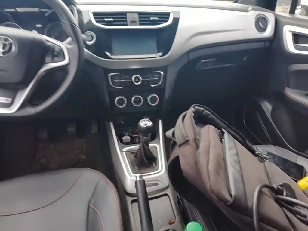 Zhonghua V3 2015 2015 1.5L Manual Smart Edition