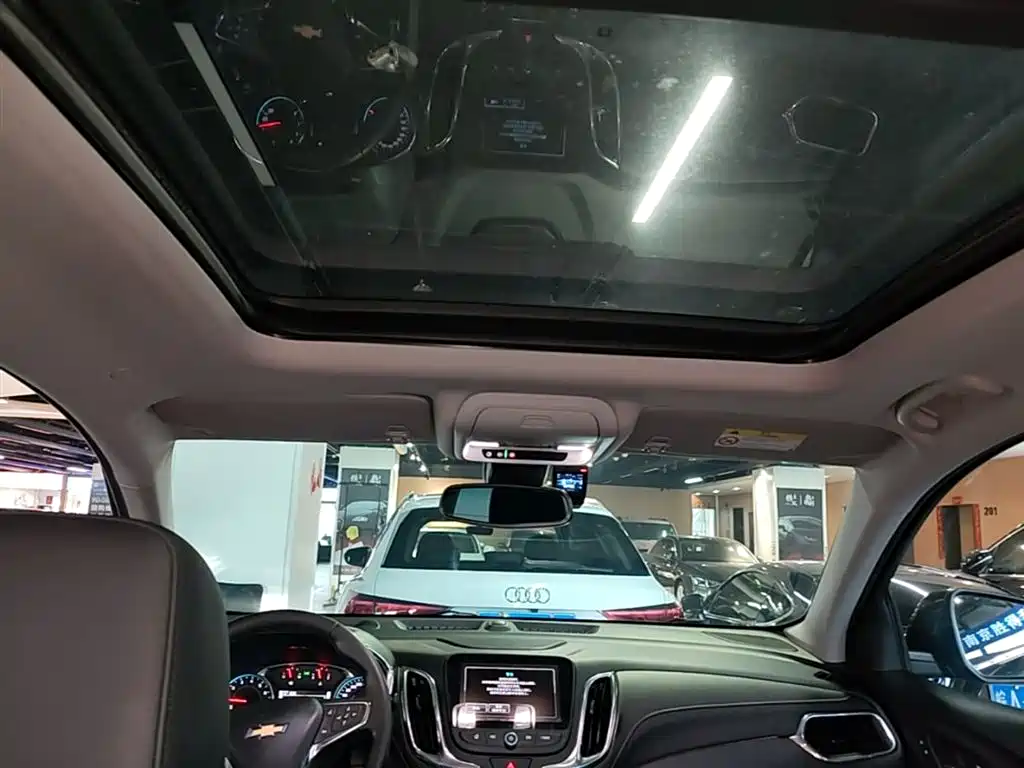 Chevrolet Equinox 2018 550T Automatic 4WD Guardian Edition фото 18