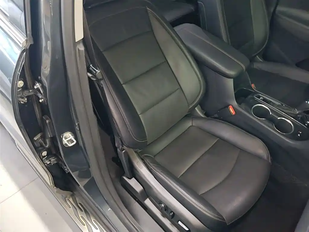 Chevrolet Equinox 2018 550T Automatic 4WD Guardian Edition фото 25